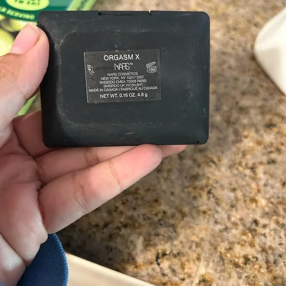 NARS Vibrant Pink Blush - Picture 2 of 2